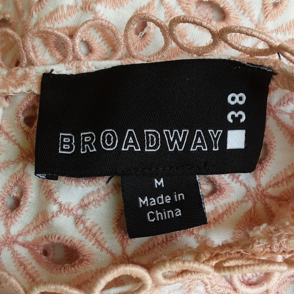 Broadway 38 Eyelet Embroidered Feminine Cotton Blend Top - Picture 8 of 9